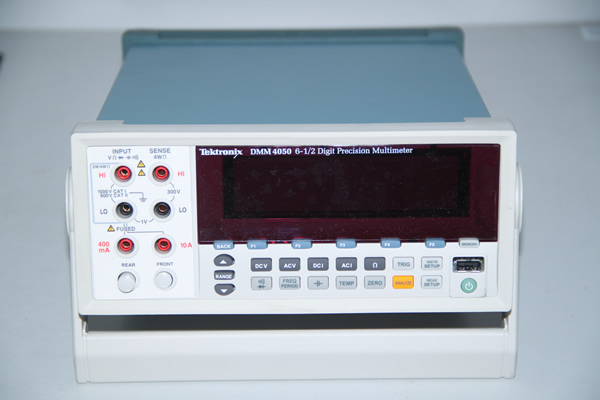 0.1级数字万用表DMM4050